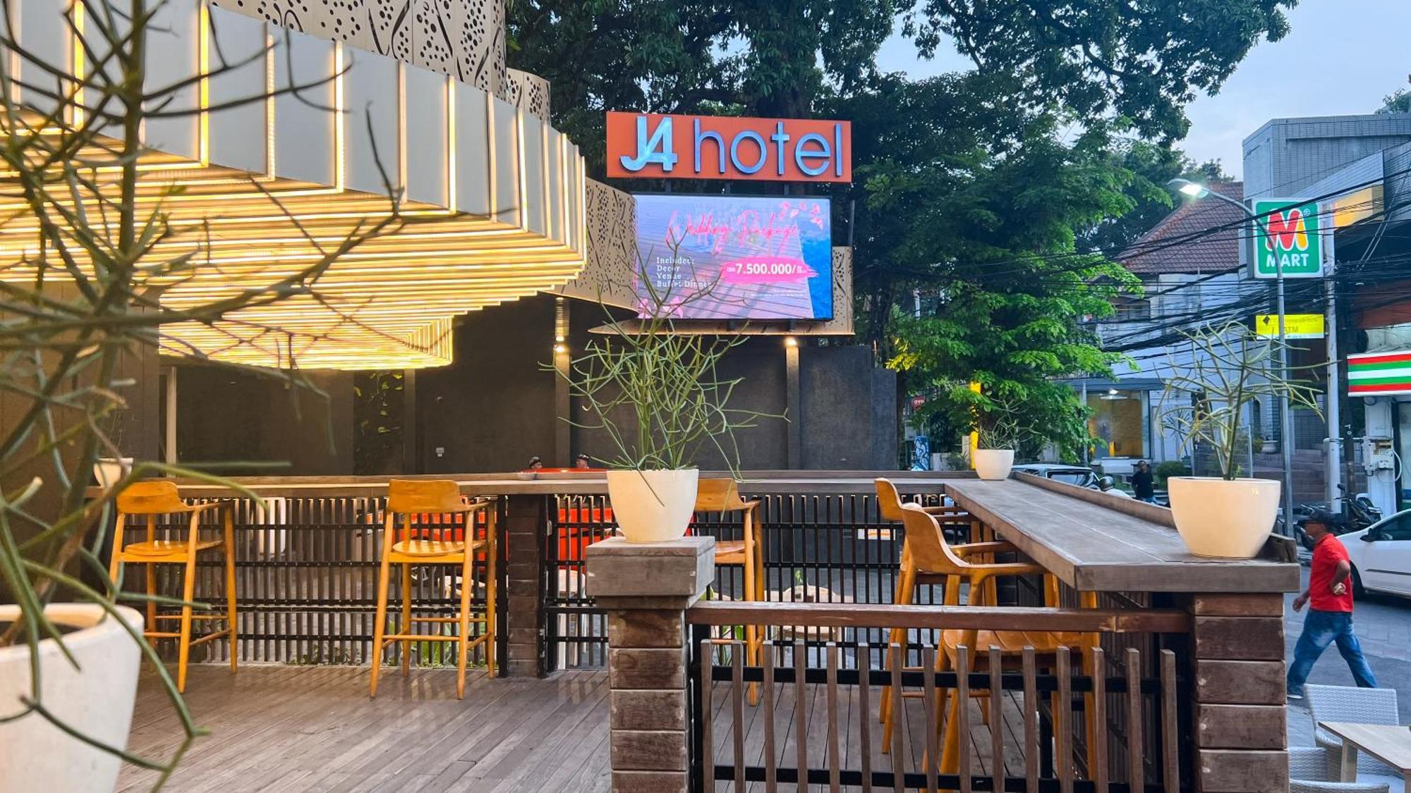 J4 Hotels Legian Экстерьер фото