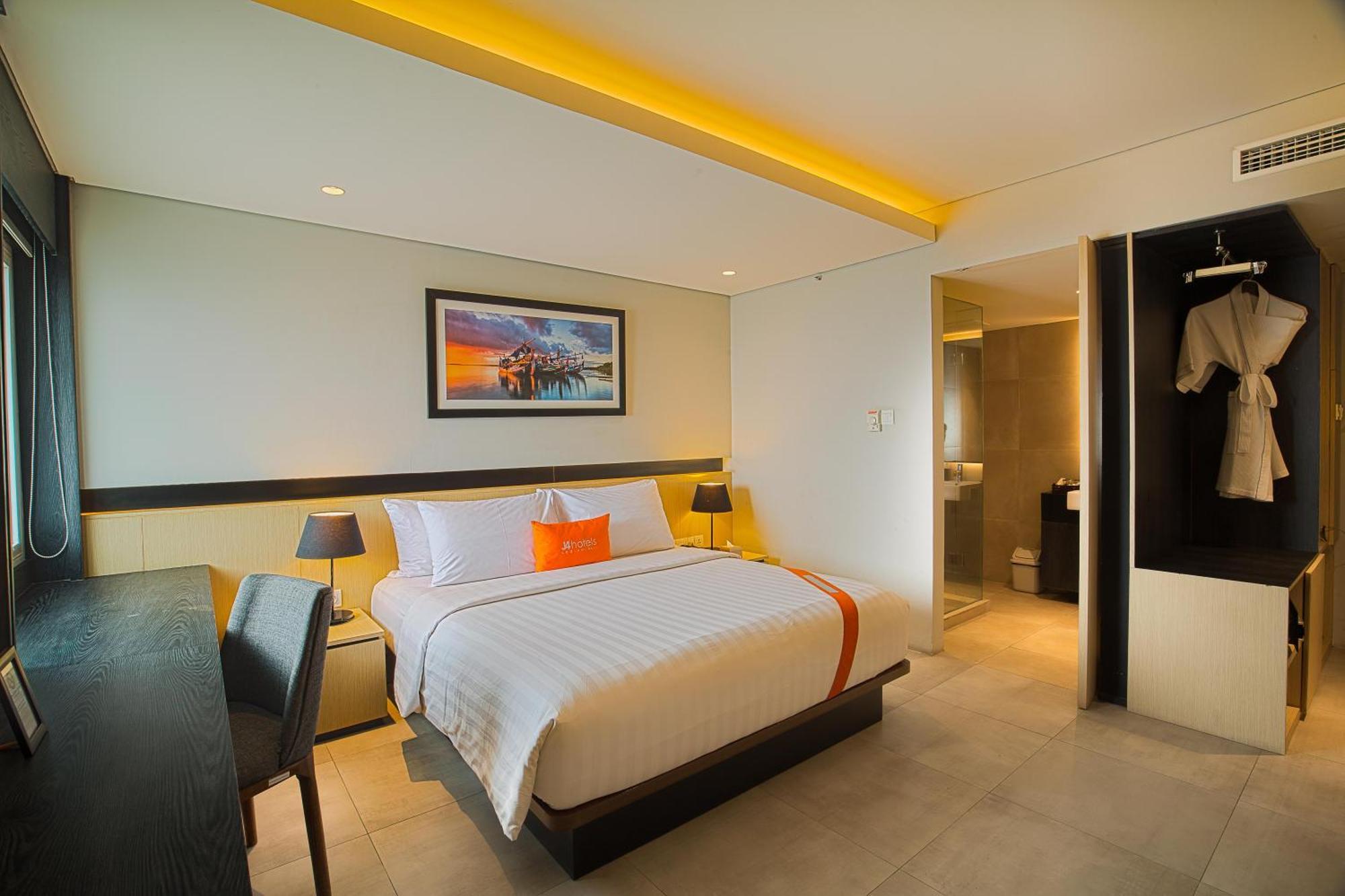 J4 Hotels Legian Экстерьер фото