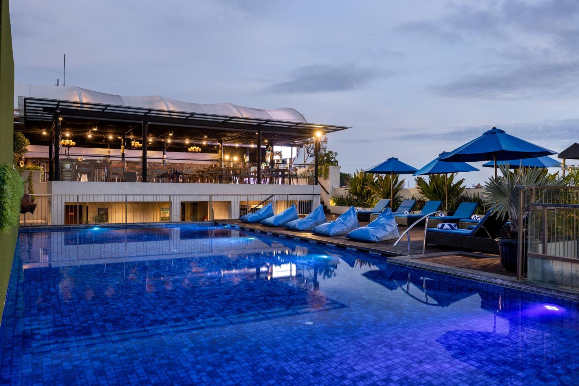 J4 Hotels Legian Экстерьер фото