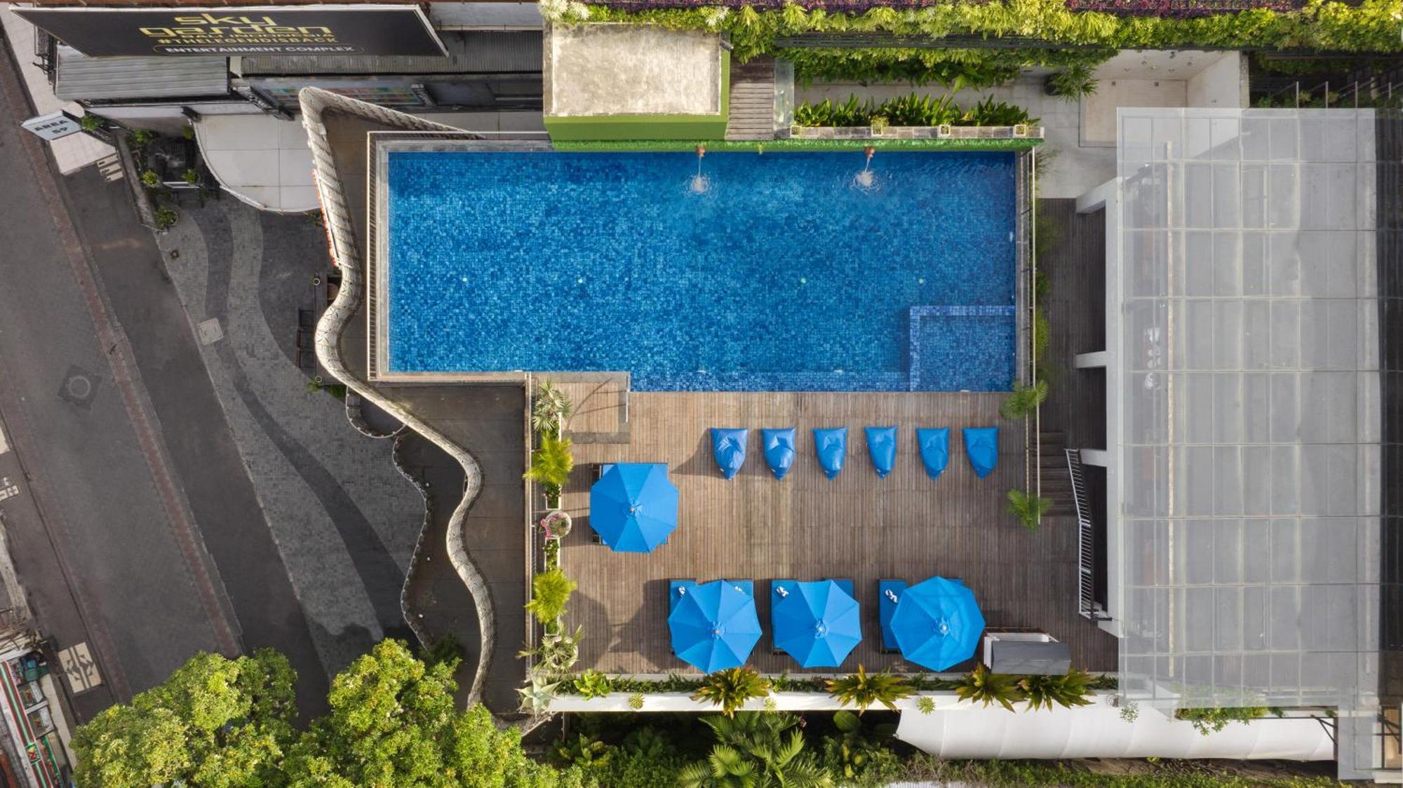J4 Hotels Legian Экстерьер фото