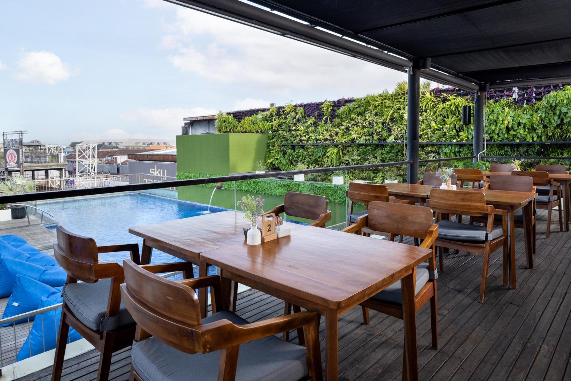 J4 Hotels Legian Экстерьер фото