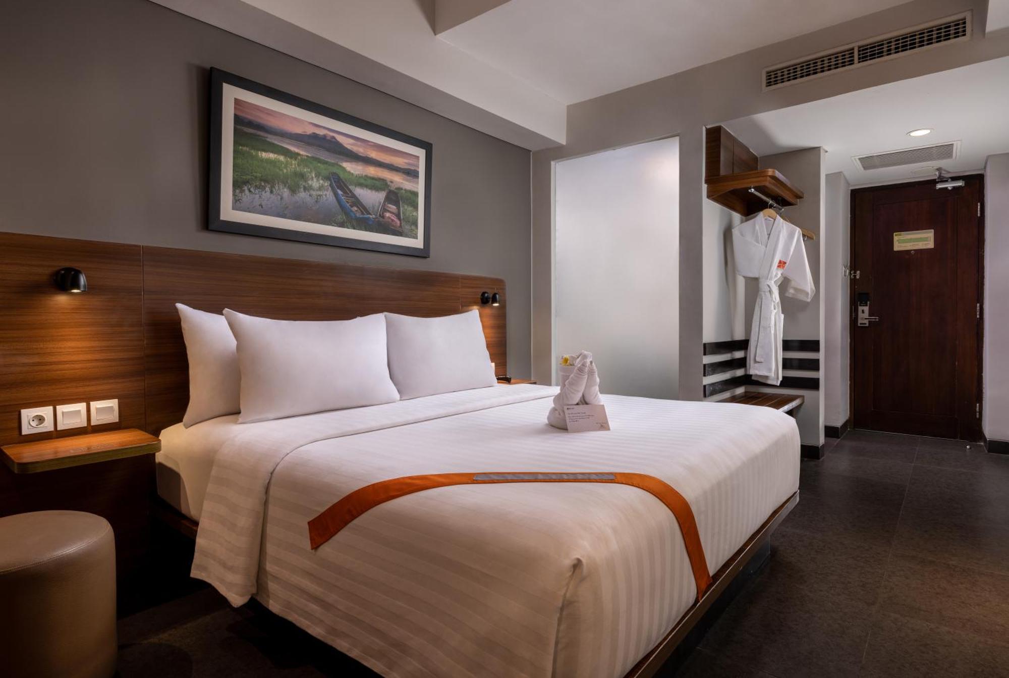 J4 Hotels Legian Экстерьер фото
